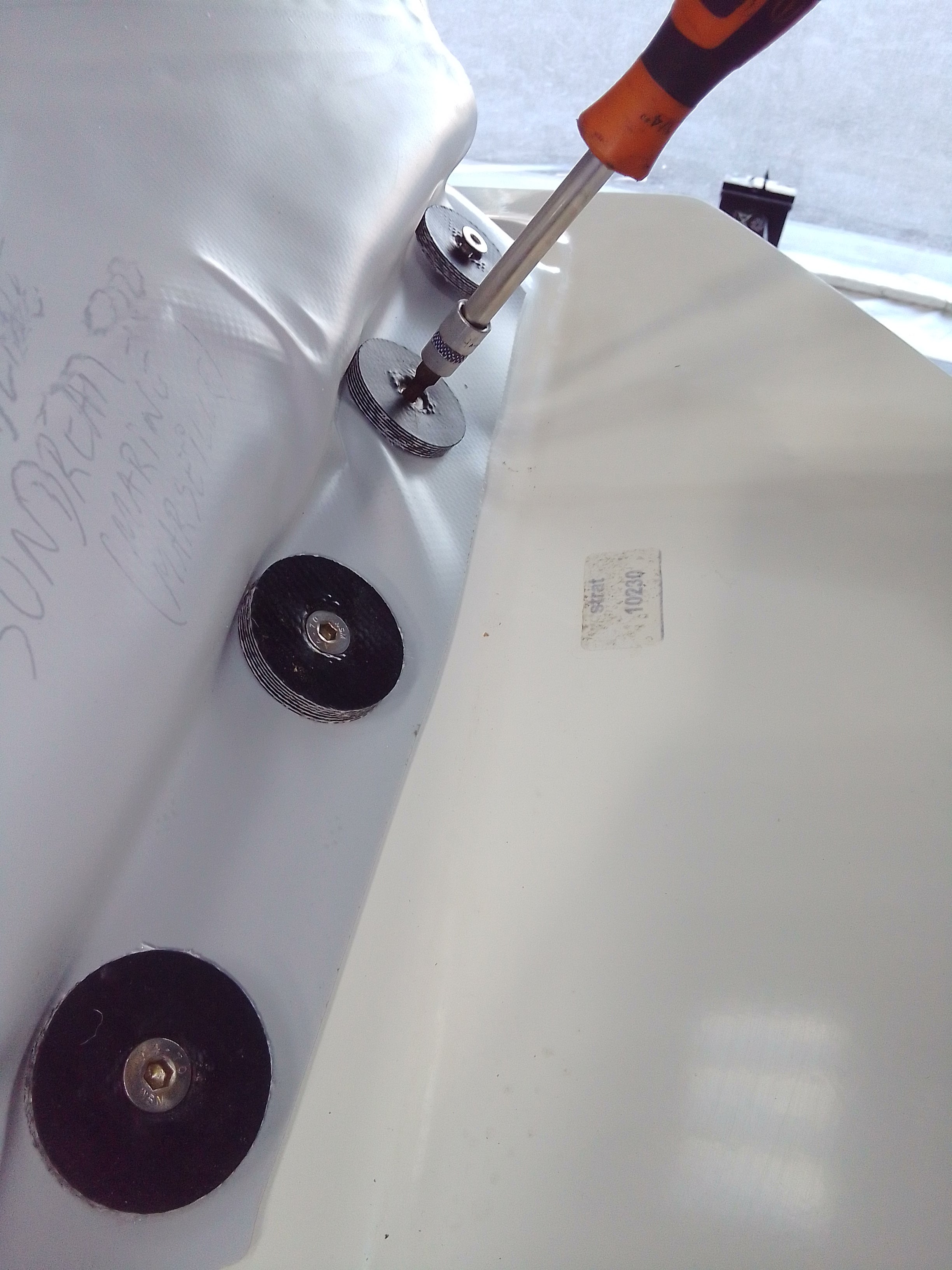 Flotteur sur glissière PVC 1500G pour semi-rigide jusqu'à 5metres20