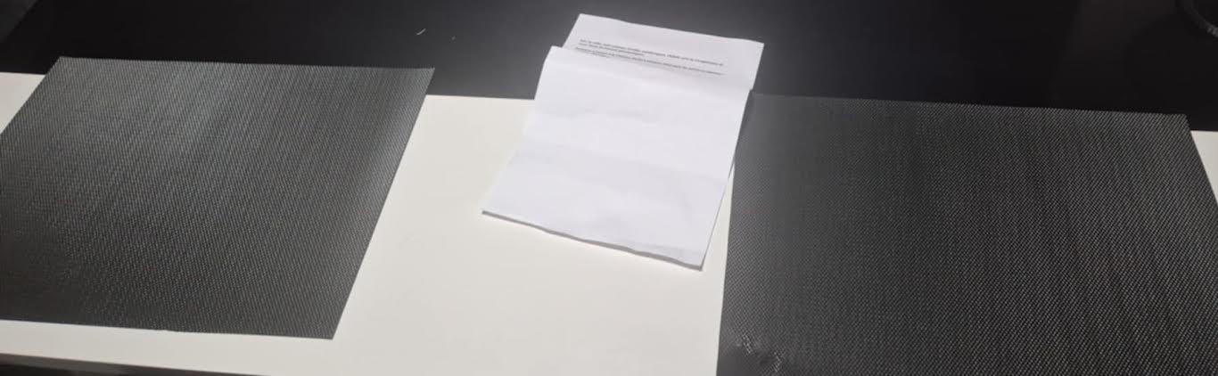 Set de table ultra‑résistant en PVC armé – idéal bateau, camping et extérieur. de Table en pvc armé, couleur noir, antidérapant, 34cmx44cm, vendu à l'unité.