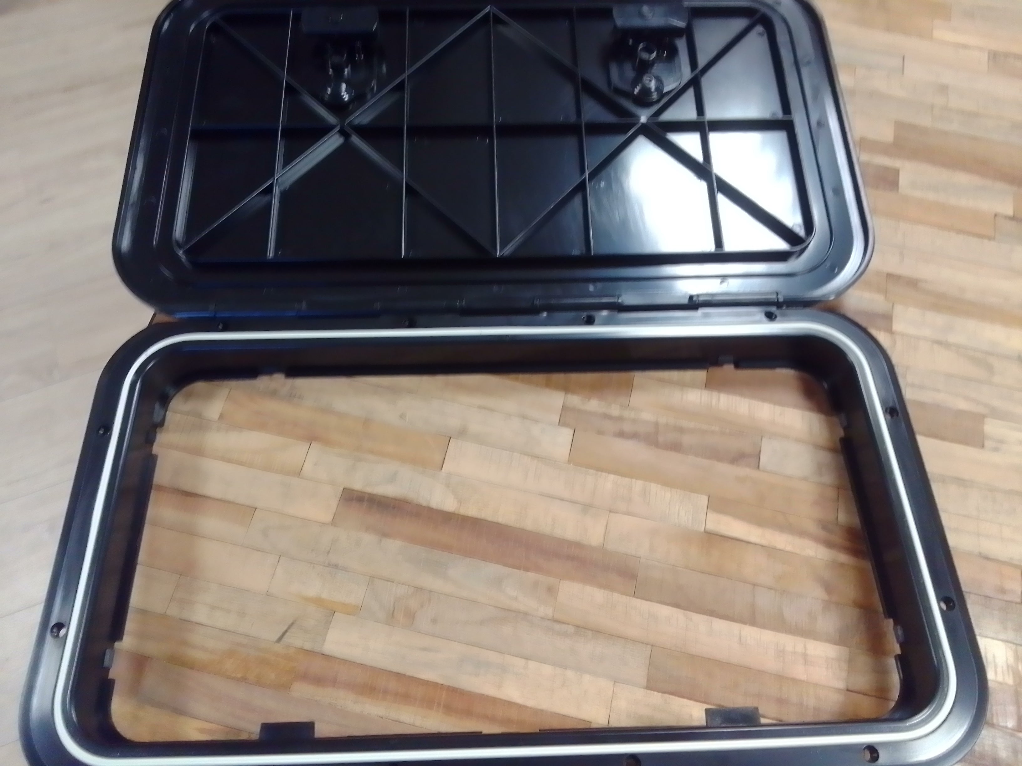 Trappe de visite noir osculati