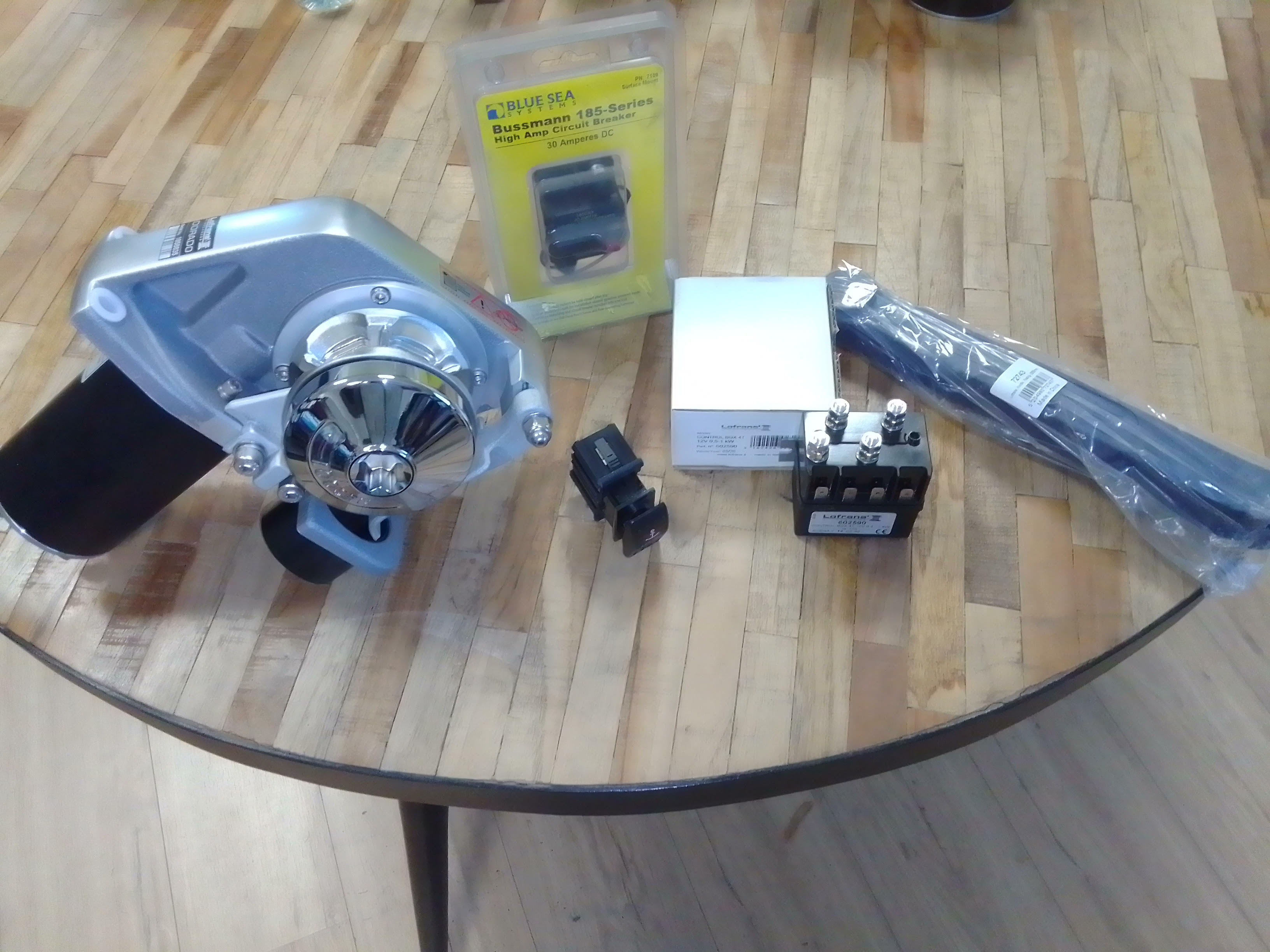 GUINDEAU LOFRANS DORADO 500W 12V CHAINE DE 6 409568