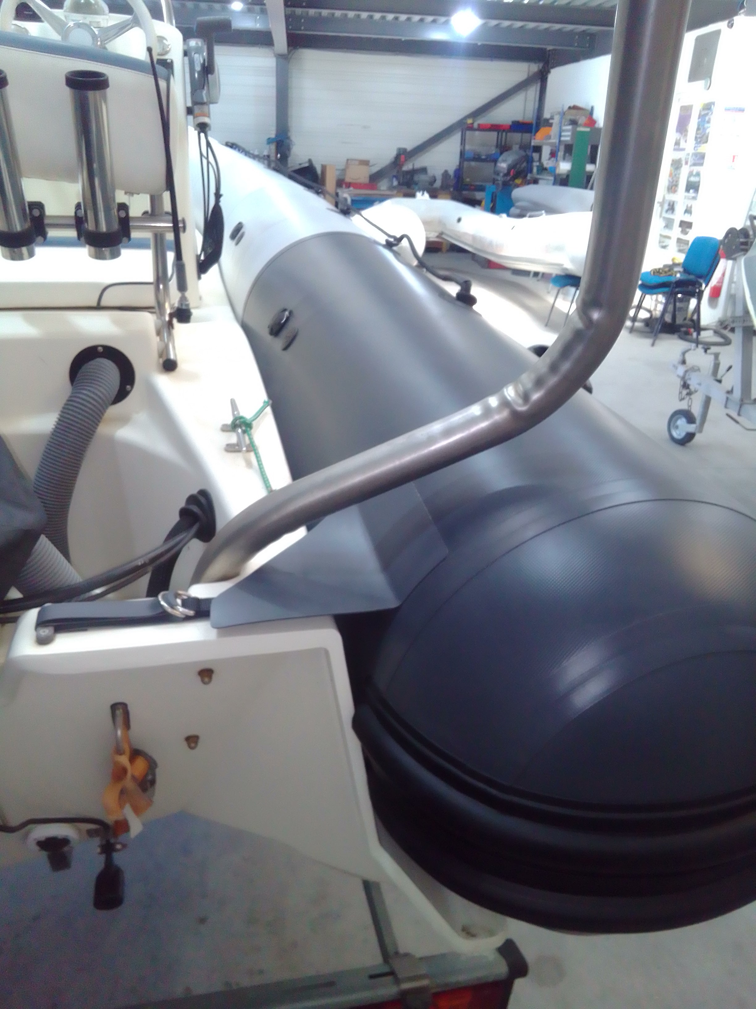 Flotteur sur glissière PVC 1500G pour semi-rigide jusqu'à  5metres20