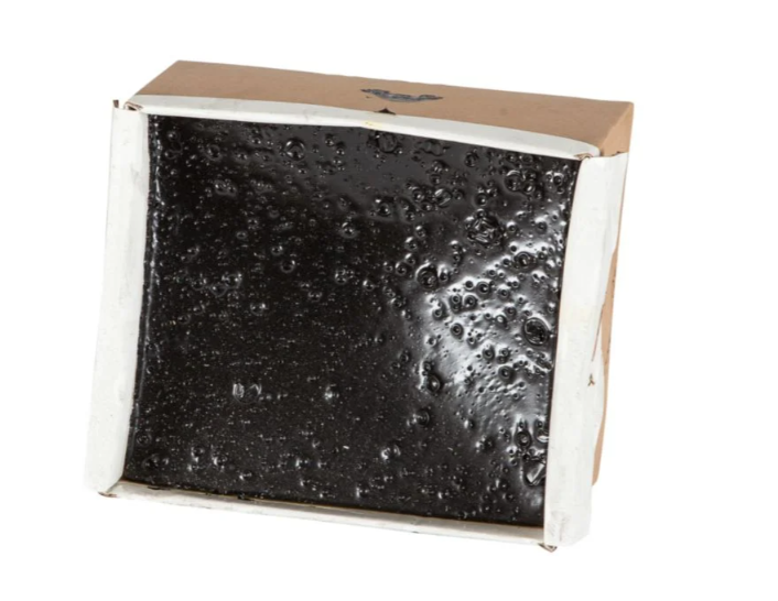 Brai à fondre pour le calfatage GOUDRON 10 kg pain de brai