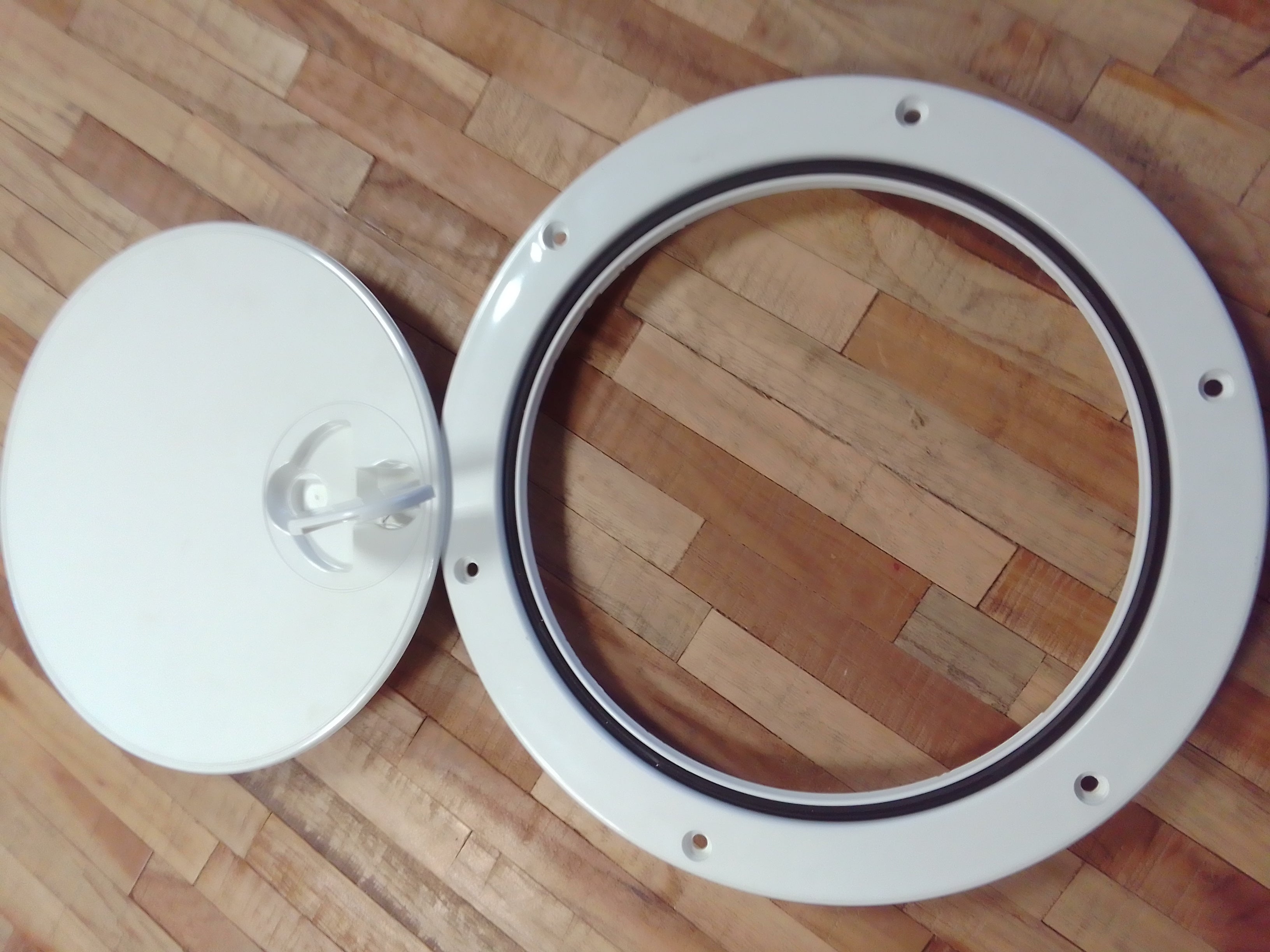 Trappe de visite ronde blanche marque TREM