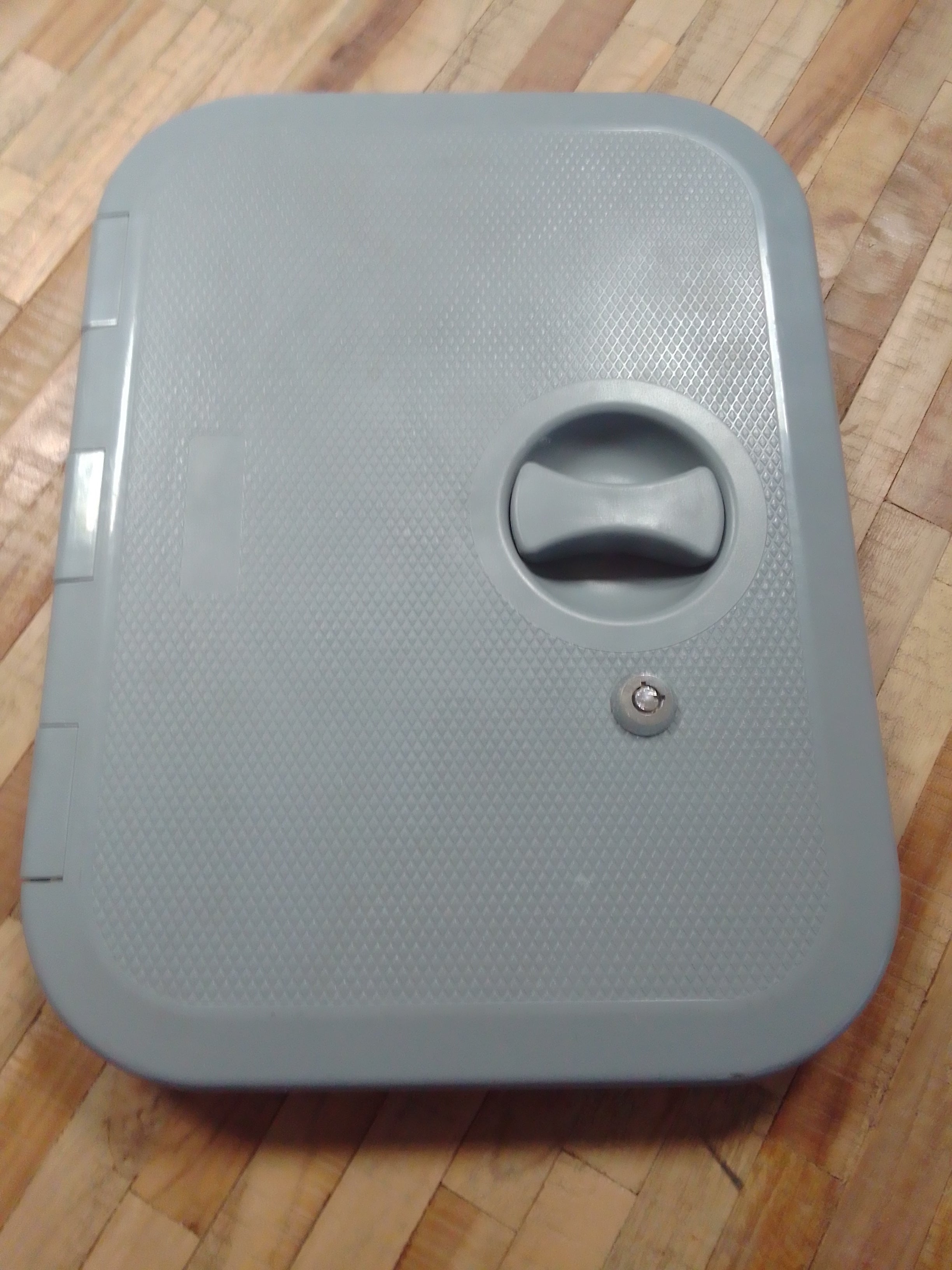 Trappe de visite grise osculati 370x280 mm occasion fermeture à clefs